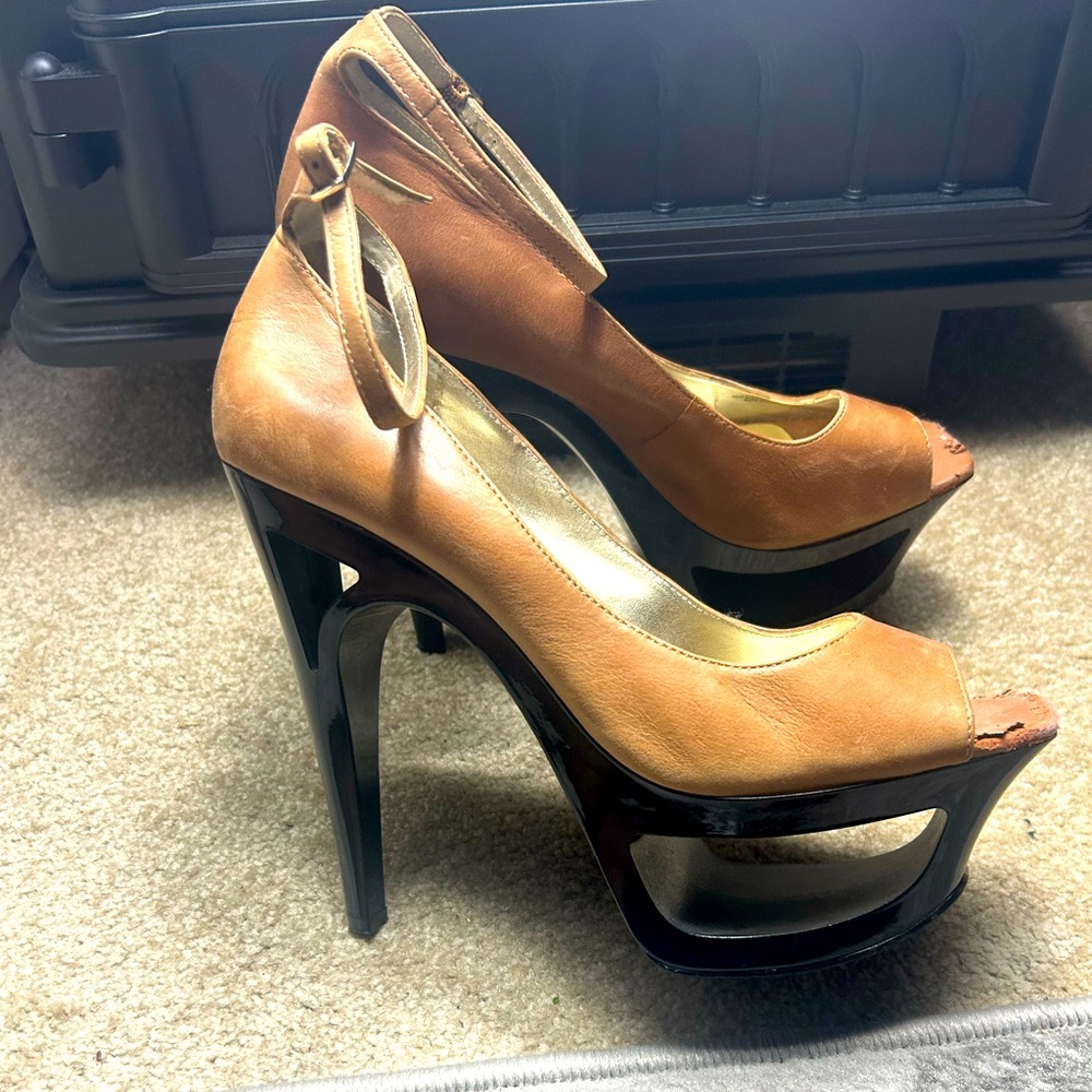 Jessica Simpson Platform peep toe with geometric cutout